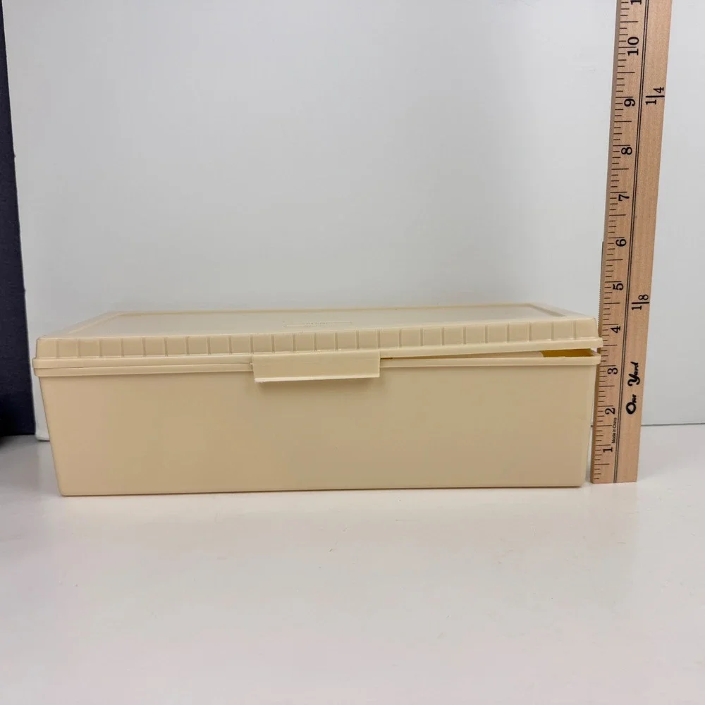 Vtg Thermos Brand plastic picnic sandwich box w hinged lid tan color replacement